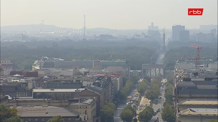 Archiv Foto Webcam Berlin: Rotes Rathaus und Berliner Dom