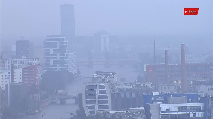 Archiv Foto Webcam Berlin: Rotes Rathaus und Berliner Dom