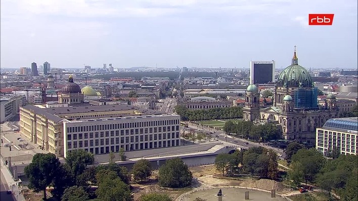 Archiv Foto Webcam Berlin: Rotes Rathaus und Berliner Dom