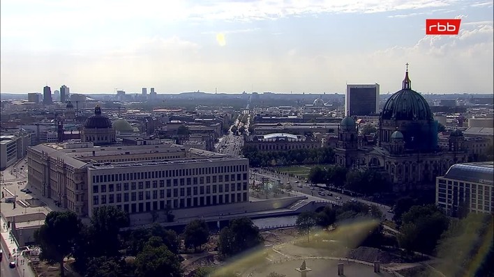 Archiv Foto Webcam Berlin: Rotes Rathaus und Berliner Dom