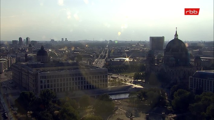 Archiv Foto Webcam Berlin: Rotes Rathaus und Berliner Dom
