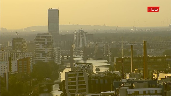 Archiv Foto Webcam Berlin: Rotes Rathaus und Berliner Dom