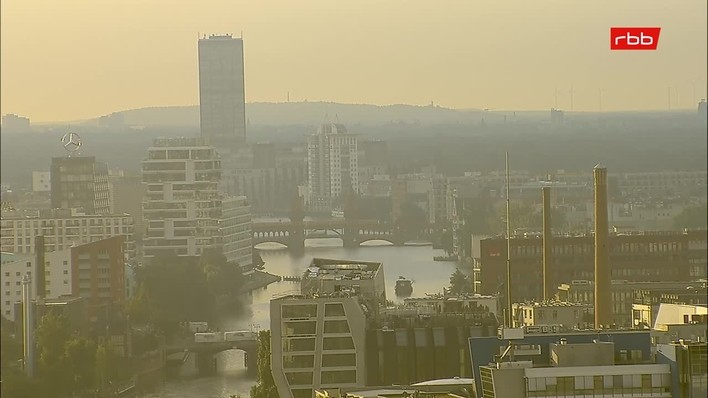 Archiv Foto Webcam Berlin: Rotes Rathaus und Berliner Dom