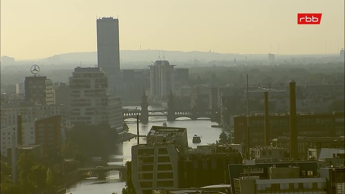 Archiv Foto Webcam Berlin: Rotes Rathaus und Berliner Dom