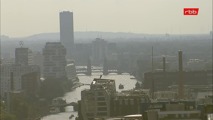 Archiv Foto Webcam Berlin: Rotes Rathaus und Berliner Dom