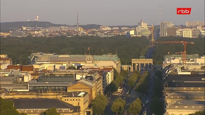 Archiv Foto Webcam Berlin: Rotes Rathaus und Berliner Dom