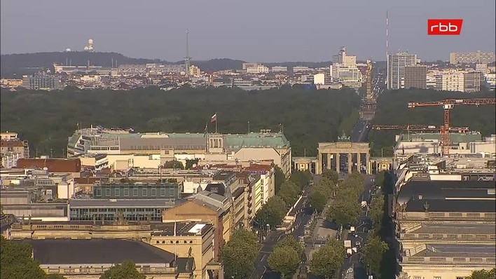 Archiv Foto Webcam Berlin: Rotes Rathaus und Berliner Dom