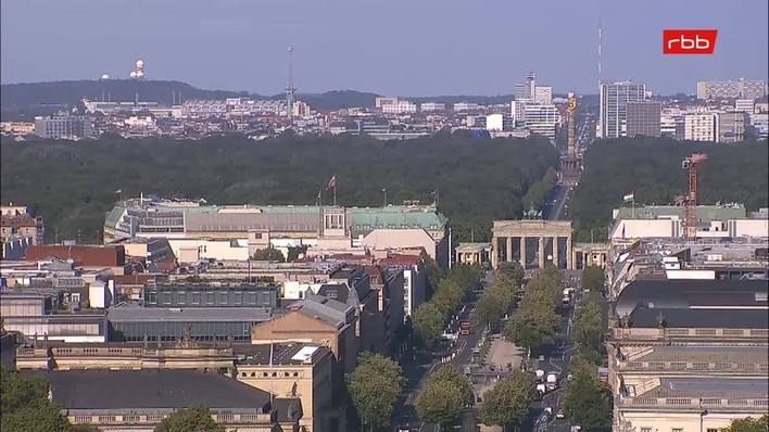 Archiv Foto Webcam Berlin: Rotes Rathaus und Berliner Dom