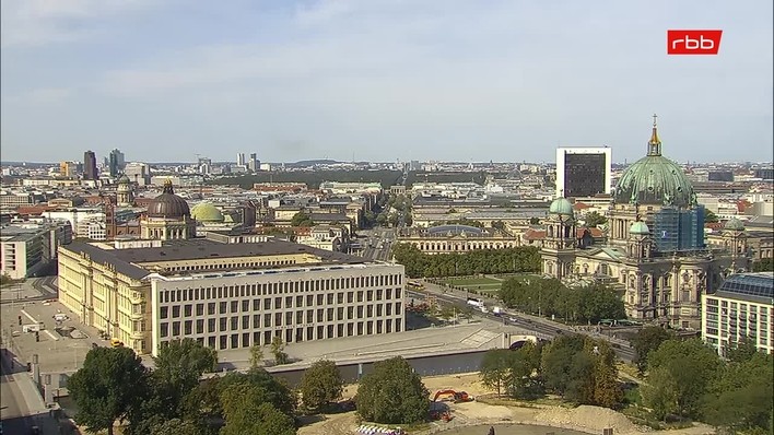 Archiv Foto Webcam Berlin: Rotes Rathaus und Berliner Dom