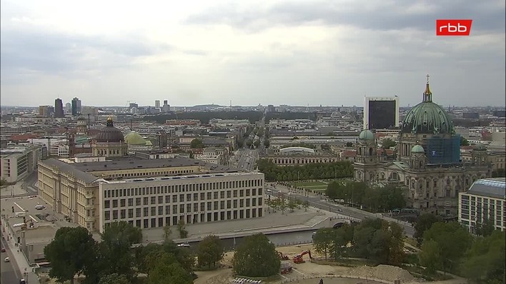 Archiv Foto Webcam Berlin: Rotes Rathaus und Berliner Dom