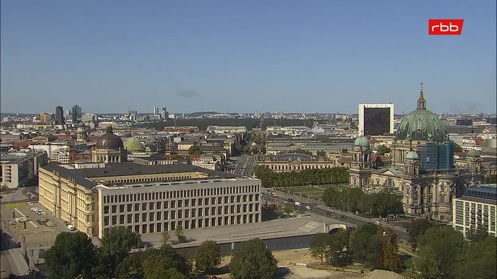 Archiv Foto Webcam Berlin: Rotes Rathaus und Berliner Dom