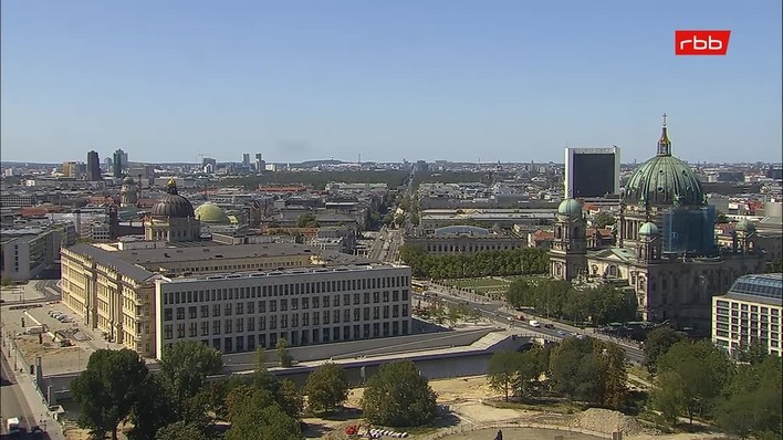 Archiv Foto Webcam Berlin: Rotes Rathaus und Berliner Dom