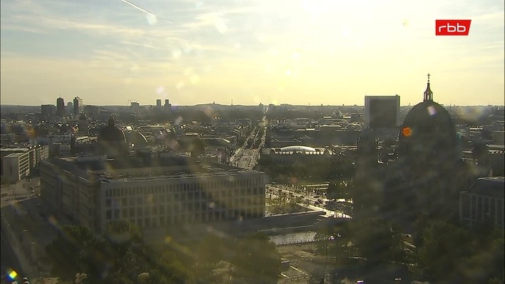Archiv Foto Webcam Berlin: Rotes Rathaus und Berliner Dom
