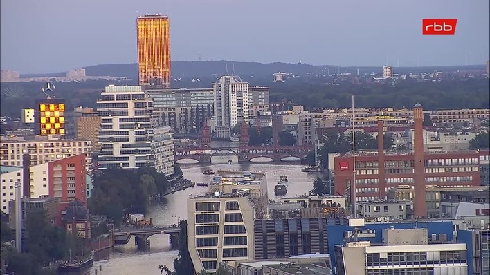 Archiv Foto Webcam Berlin: Rotes Rathaus und Berliner Dom