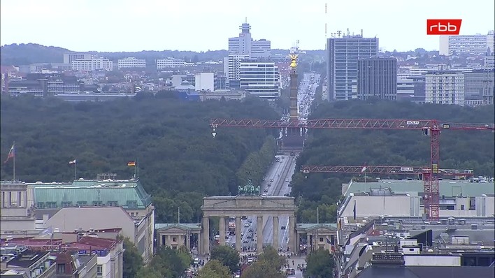 Archiv Foto Webcam Berlin: Rotes Rathaus und Berliner Dom