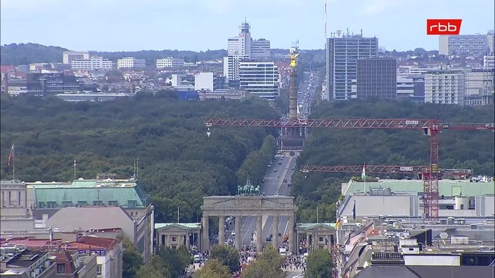 Archiv Foto Webcam Berlin: Rotes Rathaus und Berliner Dom