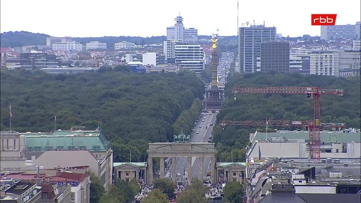 Archiv Foto Webcam Berlin: Rotes Rathaus und Berliner Dom