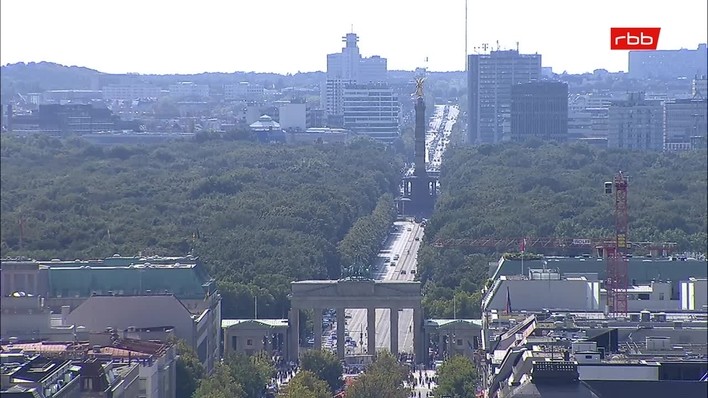 Archiv Foto Webcam Berlin: Rotes Rathaus und Berliner Dom