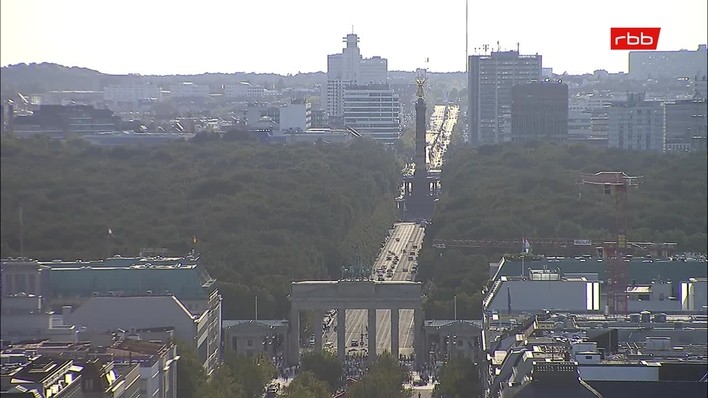 Archiv Foto Webcam Berlin: Rotes Rathaus und Berliner Dom