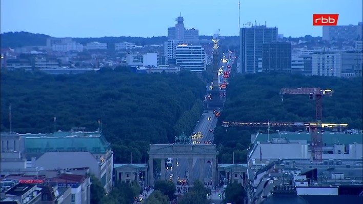 Archiv Foto Webcam Berlin: Rotes Rathaus und Berliner Dom