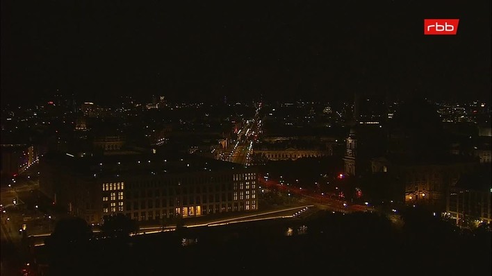 Archiv Foto Webcam Berlin: Rotes Rathaus und Berliner Dom