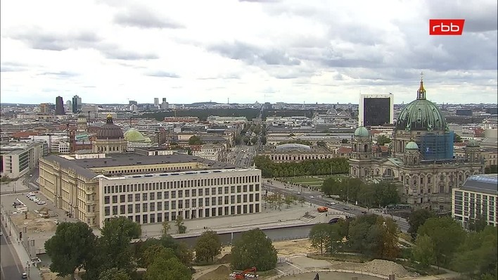 Archiv Foto Webcam Berlin: Rotes Rathaus und Berliner Dom