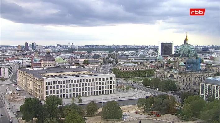 Archiv Foto Webcam Berlin: Rotes Rathaus und Berliner Dom