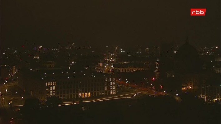 Archiv Foto Webcam Berlin: Rotes Rathaus und Berliner Dom