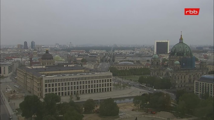 Archiv Foto Webcam Berlin: Rotes Rathaus und Berliner Dom