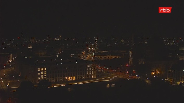 Archiv Foto Webcam Berlin: Rotes Rathaus und Berliner Dom