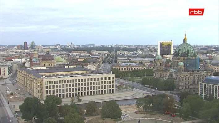 Archiv Foto Webcam Berlin: Rotes Rathaus und Berliner Dom