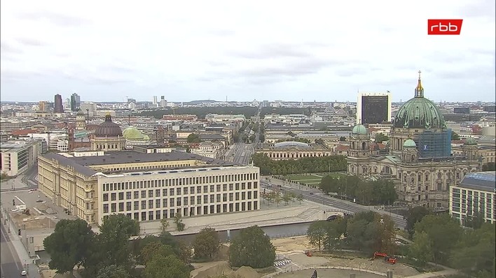 Archiv Foto Webcam Berlin: Rotes Rathaus und Berliner Dom