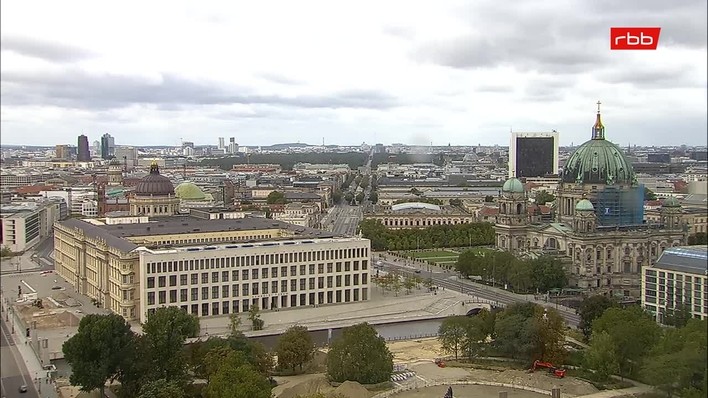 Archiv Foto Webcam Berlin: Rotes Rathaus und Berliner Dom