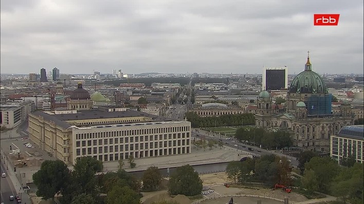 Archiv Foto Webcam Berlin: Rotes Rathaus und Berliner Dom