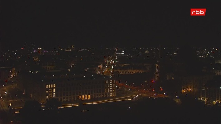Archiv Foto Webcam Berlin: Rotes Rathaus und Berliner Dom