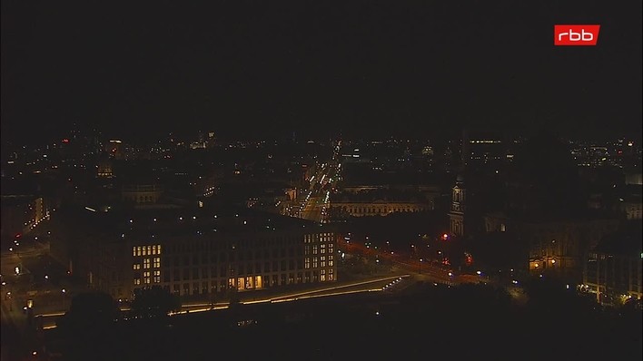 Archiv Foto Webcam Berlin: Rotes Rathaus und Berliner Dom
