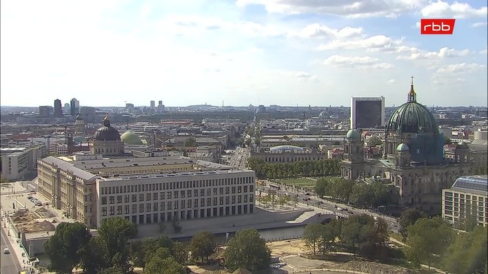 Archiv Foto Webcam Berlin: Rotes Rathaus und Berliner Dom