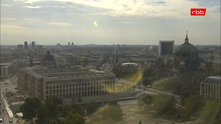 Archiv Foto Webcam Berlin: Rotes Rathaus und Berliner Dom
