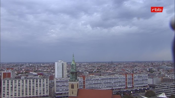 Archiv Foto Webcam Berlin: Rotes Rathaus und Berliner Dom