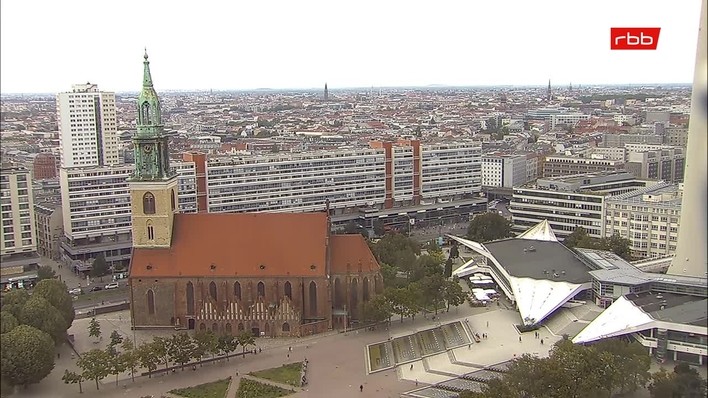 Archiv Foto Webcam Berlin: Rotes Rathaus und Berliner Dom