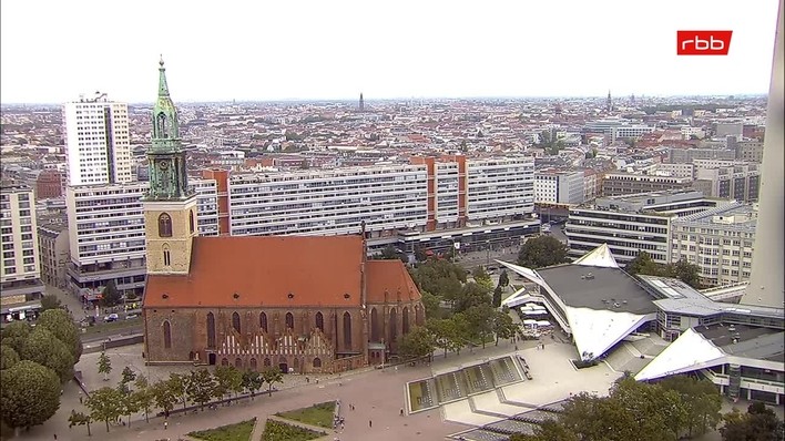 Archiv Foto Webcam Berlin: Rotes Rathaus und Berliner Dom
