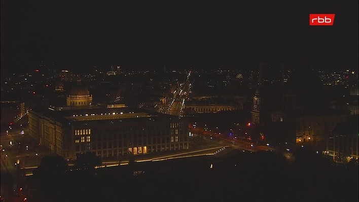 Archiv Foto Webcam Berlin: Rotes Rathaus und Berliner Dom