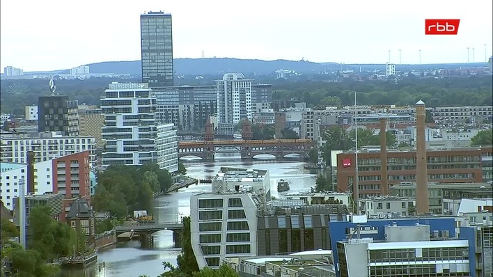 Archiv Foto Webcam Berlin: Rotes Rathaus und Berliner Dom
