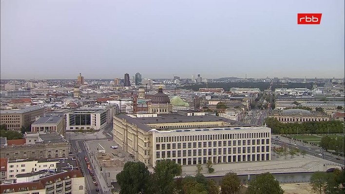 Archiv Foto Webcam Berlin: Rotes Rathaus und Berliner Dom