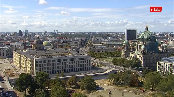 Archiv Foto Webcam Berlin: Rotes Rathaus und Berliner Dom