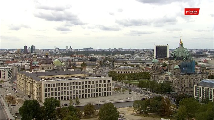 Archiv Foto Webcam Berlin: Rotes Rathaus und Berliner Dom