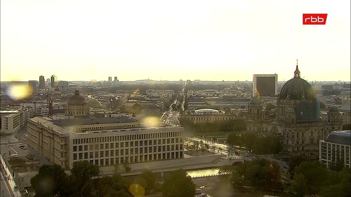 Archiv Foto Webcam Berlin: Rotes Rathaus und Berliner Dom