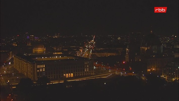 Archiv Foto Webcam Berlin: Rotes Rathaus und Berliner Dom