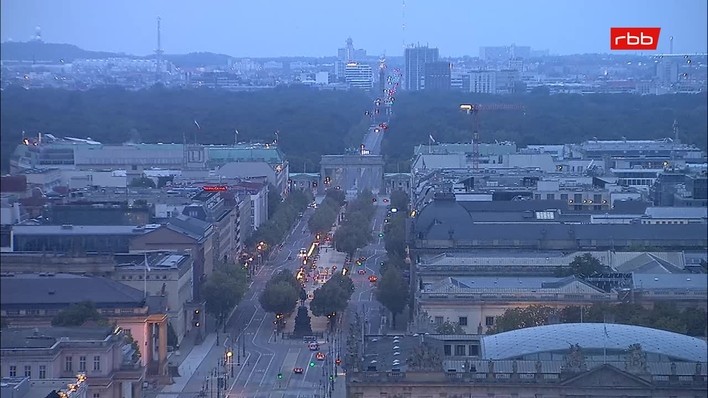 Archiv Foto Webcam Berlin: Rotes Rathaus und Berliner Dom
