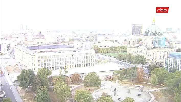 Archiv Foto Webcam Berlin: Rotes Rathaus und Berliner Dom